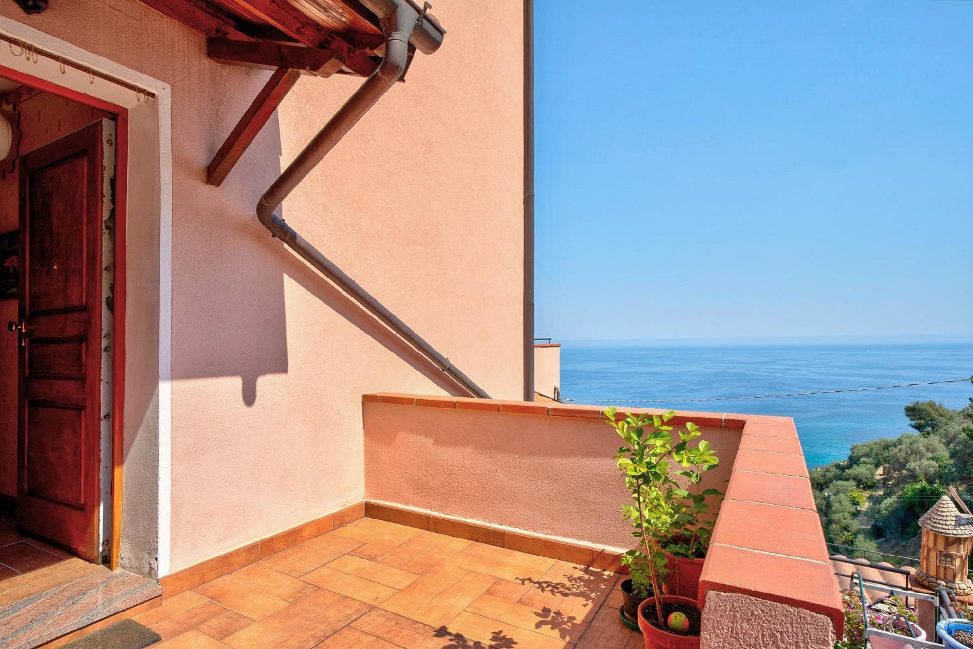 Casa Scotland Lägenhet Ventimiglia Exteriör bild