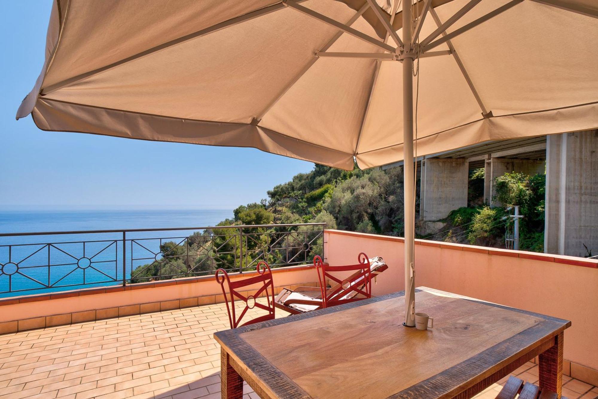 Casa Scotland Lägenhet Ventimiglia Exteriör bild
